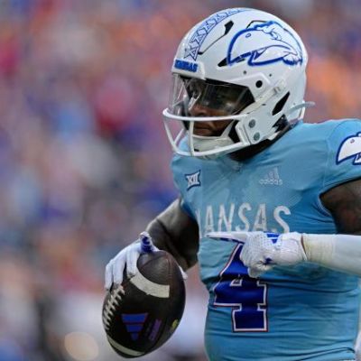 Illinois’ 1st sellout crowd in 8 years will greet No. 19 Kansas on Saturday night