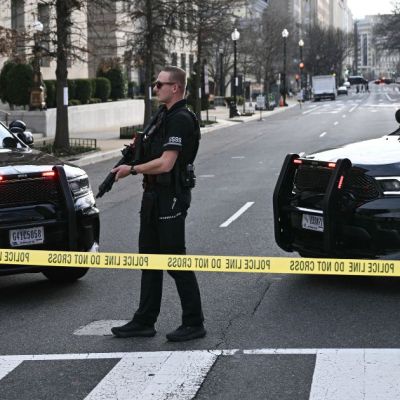 Breaking: Vehicle Smashes Through White House Barricade, Secret Service Intervenes