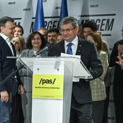 EU grins, Russia grouses after pro-Europe forces win Moldovan election