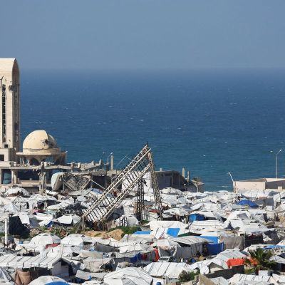 Gaza gathers at ruins of mosques to celebrate Ramadan