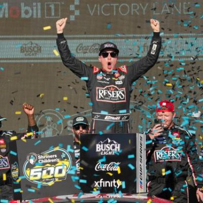 Jimmie Johnson has texted Christopher Bell after his 3 NASCAR victories this season. Bell wants a 4th text