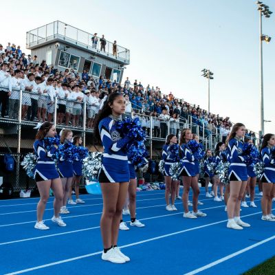 Boxed in on its new turf, Stoneham airs out Arlington with a win to savor