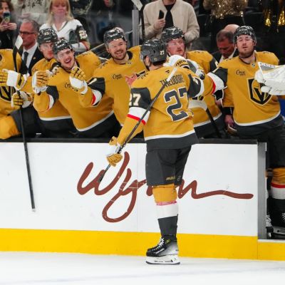 Golden Knights Hold On, Extend Win Streak; Stone Ties Record