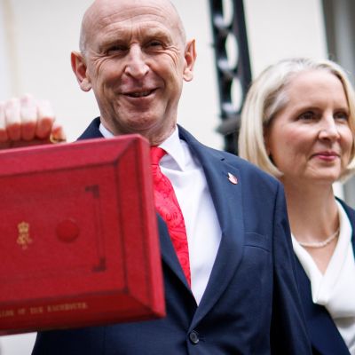 Fury as squeezed working families to MISS OUT on £100 energy bills payment