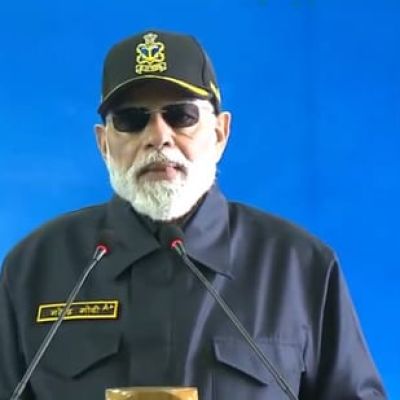 Video: PM Modi celebrates Diwali with soldiers on INS Vikrant