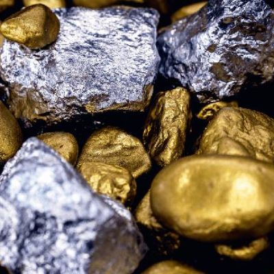 Gold, silver hit record highs on Monday | Amwal Al Ghad