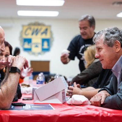 Democrats fight for foothold in increasingly conservative Ohio – Roll Call