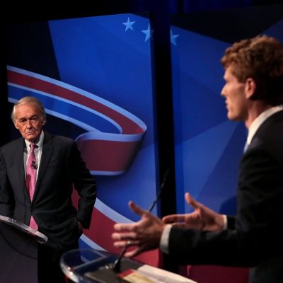 A familiar fight: The lessons of Kennedy’s failed challenge of Markey loom over Moulton’s bid – The Boston Globe