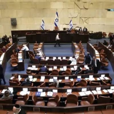 Israeli lawmakers advance bill to dissolve Knesset, potentially triggering early elections