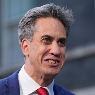 West Bank sanctions do not put British jews at risk, foreign secretary says
