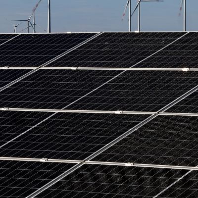 EU wind and solar growth displaces fossil fuel generation, report says