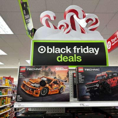 US retailers are about to see if Black Friday benefits from a holiday halo effect – The Boston Globe