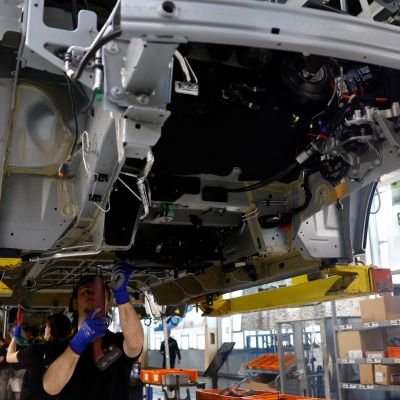 French economic activity contracts at fastest pace since April – PMI