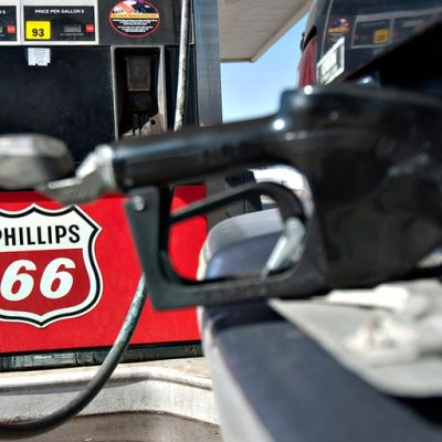 Trump administration allows temporary sales of summertime higher-ethanol fuel