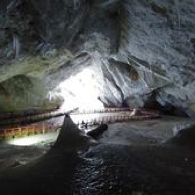 Bacteria frozen in ancient underground ice cave found to be resistant against 10 modern antibiotics
