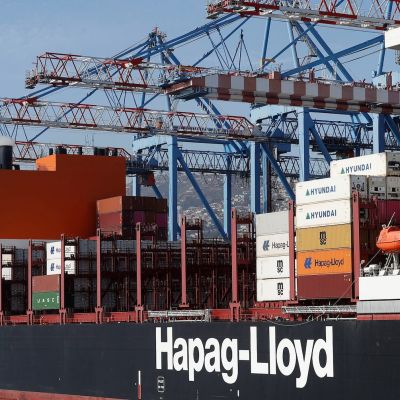 Hapag-Lloyd raises outlook on strong shipping demand, increased freight rates
