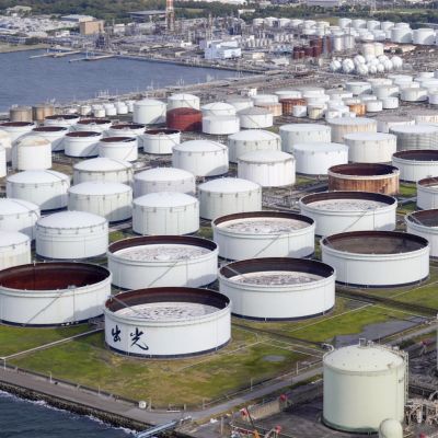 Big Oil backtracks on renewables push as climate agenda falters