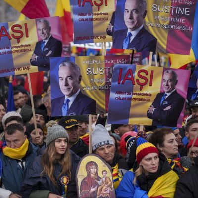Thousands of anti-government protesters hold rally ahead of Romania’s election rerun