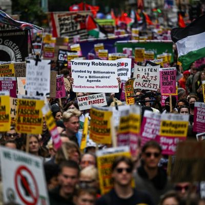 Thousands gather for London anti-immigration march, counter protest – SABC News – Breaking news, special reports, world, business, sport coverage of all South African current events. Africa’s news leader.