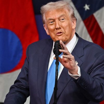 Golden crown for Trump: South Korea presents country’s highest decoration to US President