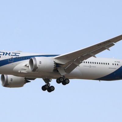 El Al flight from Tel Aviv to Vienna makes an emergency landing after bomb threat
