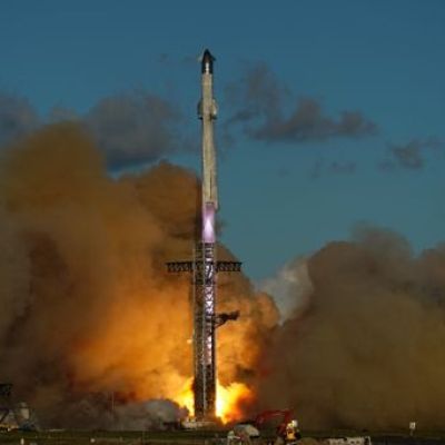 SpaceX launches 11th Starship test flight in race to the Moon with China