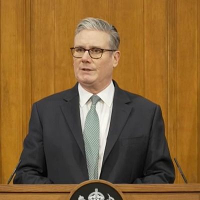 Starmer Criticizes Trump’s Trade War Proposals as Misguided – Internewscast Journal