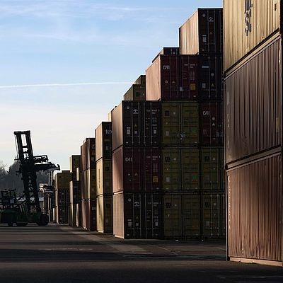 U.S. trade deficit widens in May on record goods imports | Chattanooga Times Free Press