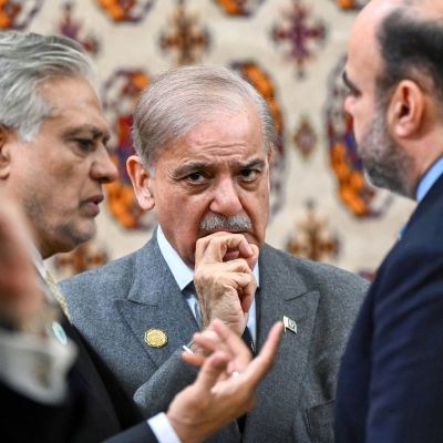 Pakistan PM Sharif ‘gatecrashes’ Putin-Erdogan meeting after ’40-minute wait’ | Video