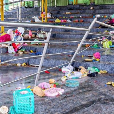 What led to the Andhra temple stampede that claimed the lives of at least 10?