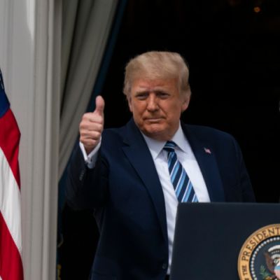 Trump Reaffirms Support for Hegseth, Posts Article Blasting Attacks