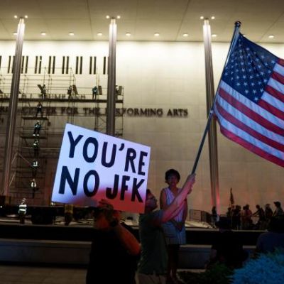 The curtain is coming down for Trump at the Kennedy Center as his name is being taken off building Img