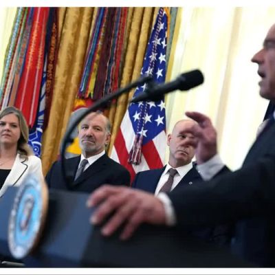 ‘Disgusting!’: Trump Stands Frozen as Guest Collapses in the Oval Office — While Everyone Rushes to Help, Cameras Catch RFK Jr. Doing Something Even Wilder