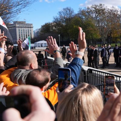 Trump Welcomes Syria’s Al-Sharaa for Unprecedented White House Meeting – Internewscast Journal