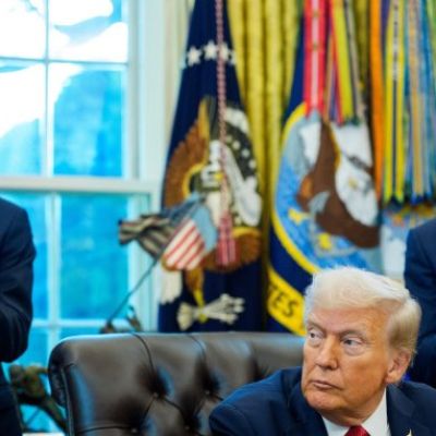 Trump signs Genesis Mission executive order to accelerate AI for science – UPI.com