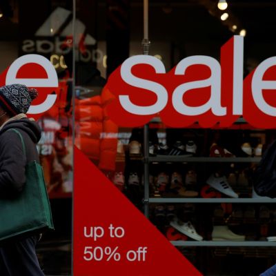 UK retail sales rise by 0.5% in August, ONS says