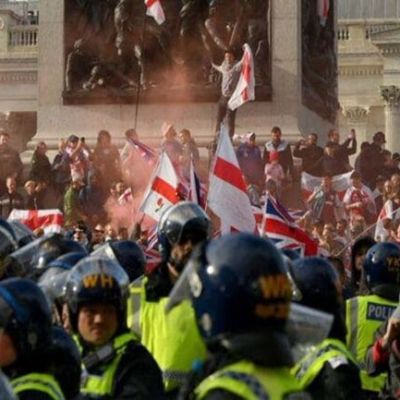 UK: Clashes with police after up to 150,000 gather at far-right rally