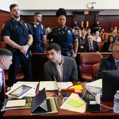 Luigi Mangione due in court as fight continues over evidence in UnitedHealthcare CEO killing case – The Boston Globe