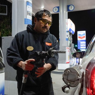 Oregon Democrats found a way to improve roads. Now their gas tax goes before voters as prices soar – KTAR.com