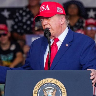 Trump mocks popularity of name Mohammad