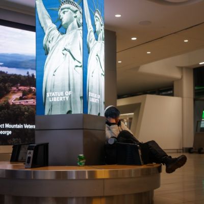 US Airlines Ground Over 2,500 Weekend Flights Due to Government Shutdown Impact – Internewscast Journal