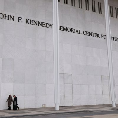Kennedy Center threatens $1M lawsuit after musician Chuck Redd cancels show over Trump renaming
