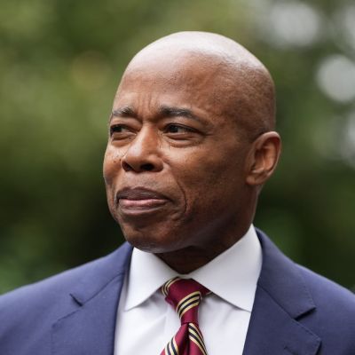 New York Mayor Eric Adams, confronted with detailed graft charges, says he won’t quit – The Boston Globe