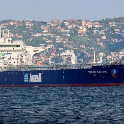 By land and sea, rising oil stocks are bad news for prices: Bousso