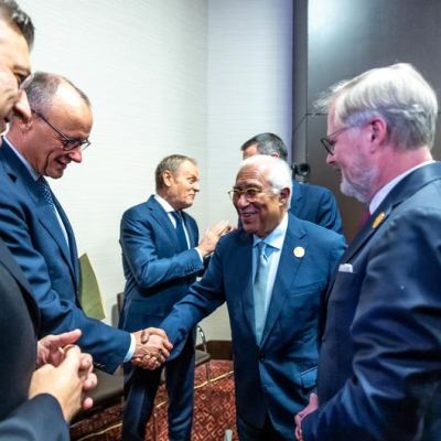 Ukraine talks loom large over EU business summit with Africa – DW – 11/24/2025