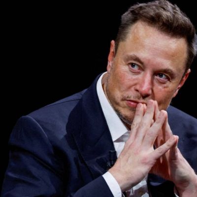 Tesla Backs $1 Trillion Pay Deal to Keep Musk at the Helm – EuropeTimes