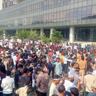 Mobile phone traders lay siege to BTRC