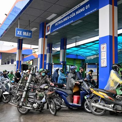 Vietnam weighs fuel import tax cut amid Middle East supply crunch