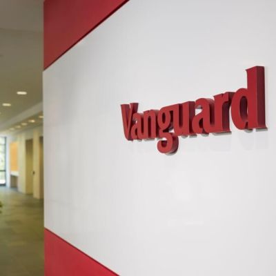 Vanguard Hiring Head of Digital Assets in Shift for $12 Trillion Asset Manager – FinanceFeeds