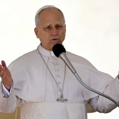 Pope calls for peace, warns against global conflicts at Easter Mass